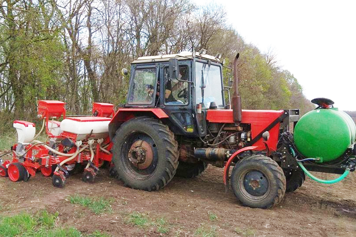 Folyékony műtrágya kijuttatás, Munkagép „okosítás”, automata kormányzás, OBSOL Kft.