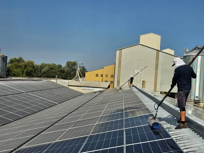 Napelemek tisztítás SolarClean 