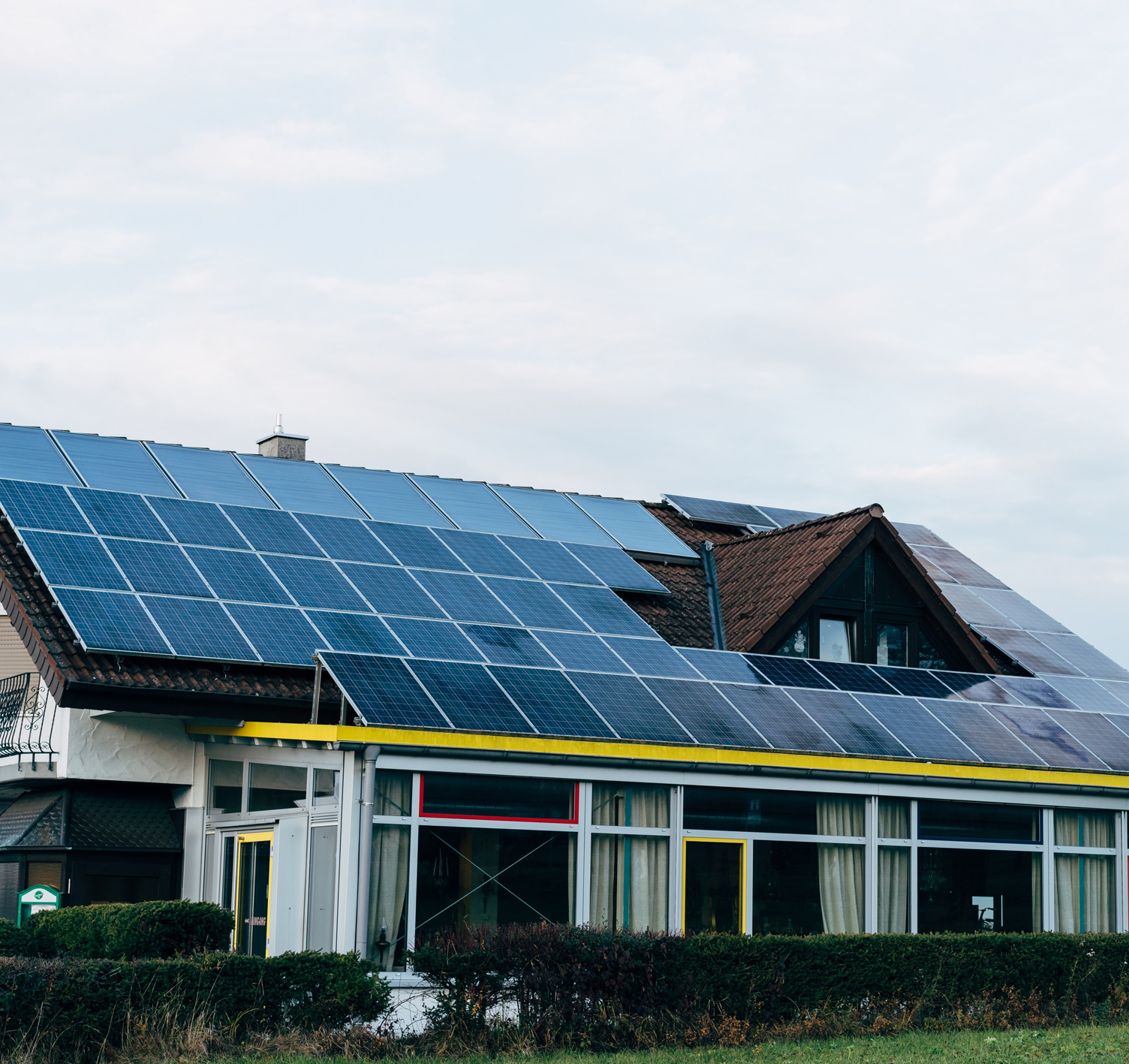 SOLARHEATING teljesen elektromos fűtési rendszerek tervezése és kiépítése napelem rendszerrel kombinálva.