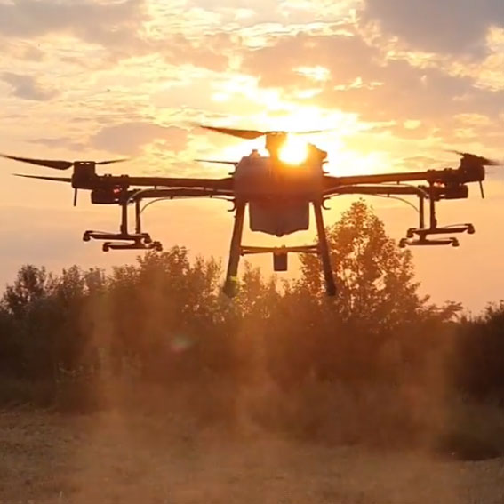 Agro Pilóta Shop - DJI – T30 Permetező drón