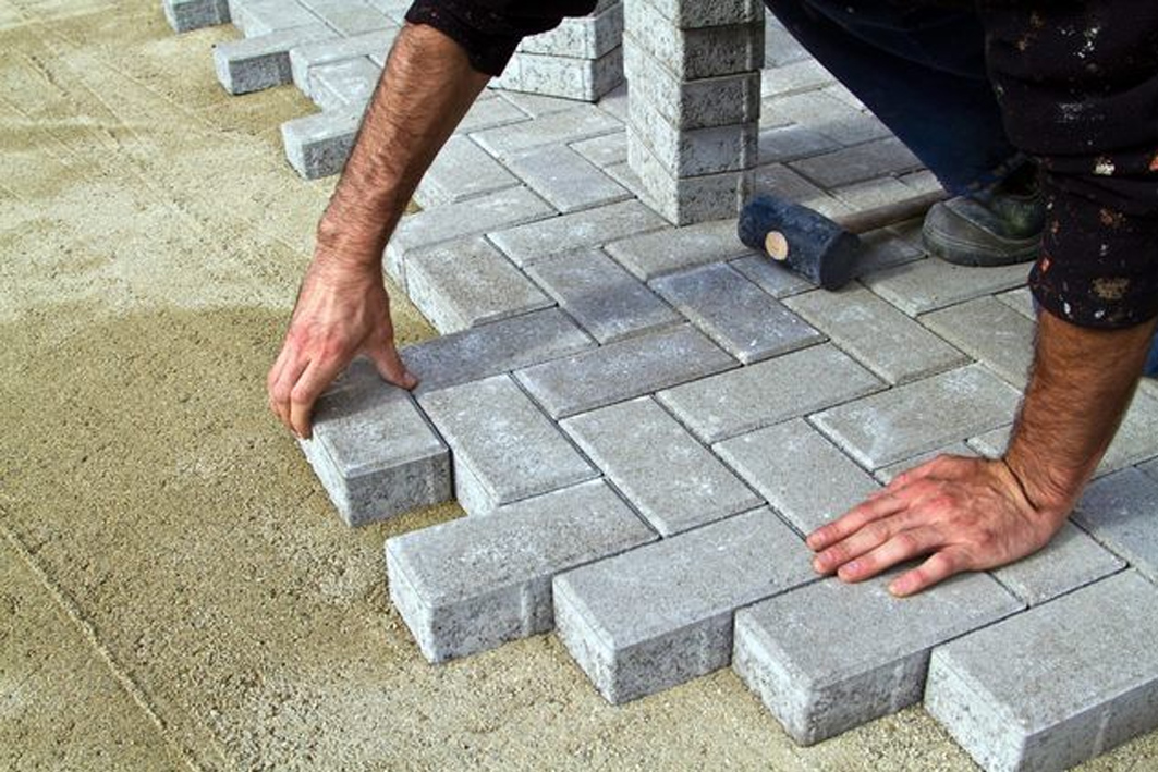Térkő és szegélykő gyártása Tiszaalpáron - Alpár-kő