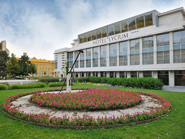 műanyag és alumíniumból készült nyílászárók Debalu 2000 Kft.
