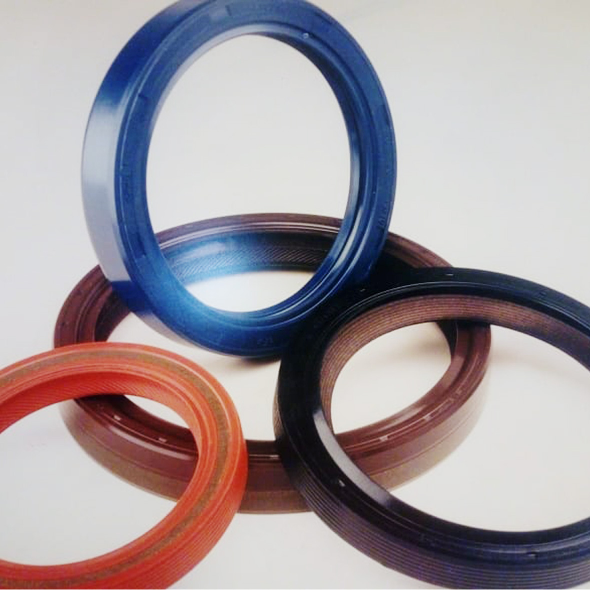 TÖMÍTÉSTECHNIKA, Szimeringek, O-gyűrűk, karmantyúk, gumizsinórok. O-Ring Kft.